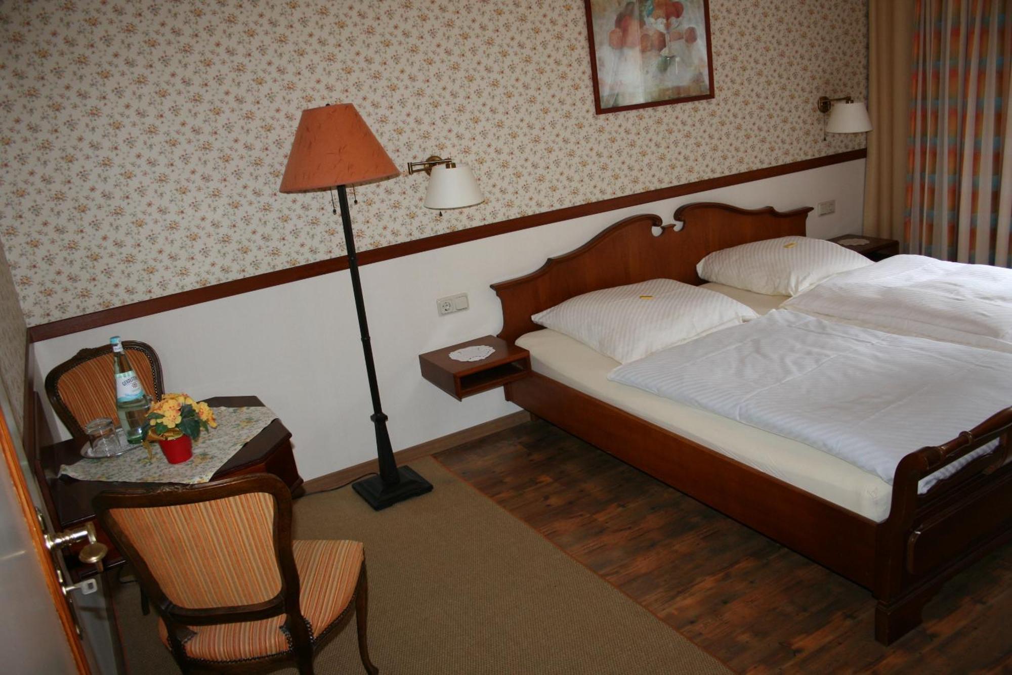 Hotel Meyer Kürten エクステリア 写真